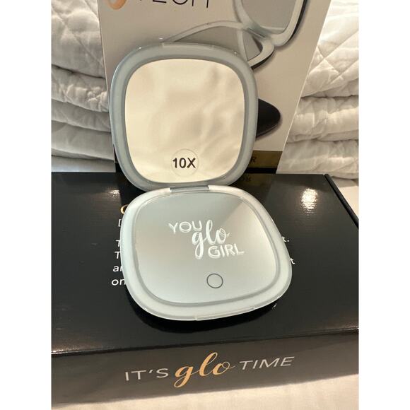 glo TECH LED Compact Mirror, Black - Picture 6 of 10